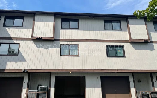 Bright and Airy 2-Bed, 1.5-Bath Apartment for Rent in Danbury’s Best Area