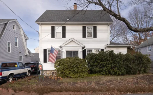 Great Investment Opportunity – 3-Bed, 1.5-Bath Waterbury Apartment for Sale