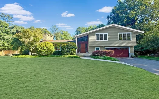 Charming & Cozy 3BR/2.5BA Apartment for Rent in Norwalk – Contact Us Today!