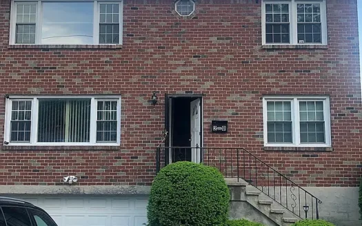 Charming 1-Bed, 1-Bath House with Private Entrance | Yonkers