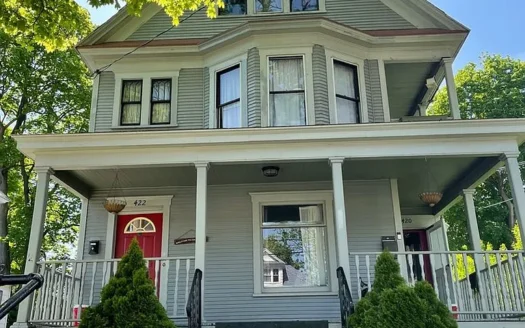 Lower Apartment for Rent: 3 Bed, 1 Bath In Syracuse