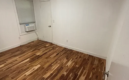 Spacious 2-Bed, 1-Bath Apartment Available in the Heart of New Haven