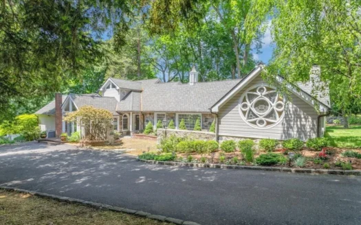 Move-In Ready 3 Bedroom Apartment in the Heart of Stamford