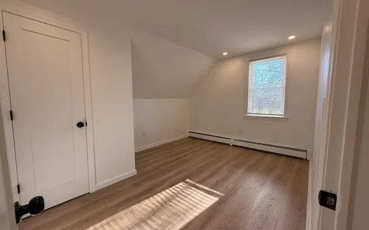 Cozy 3-Bed, 1-Bath Apartment for Rent in Hartford – Prime Location!