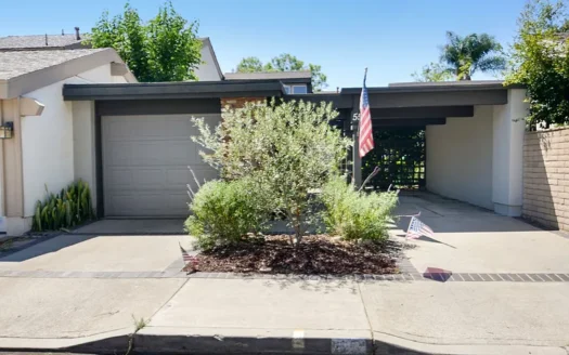 Charming 2-Bed, 2-Bath Apartment in Prime Irvine Location!