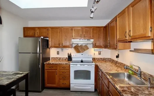 Charming 2-Bed,2-Bath Unit for Rent in Convenient Danbury Location