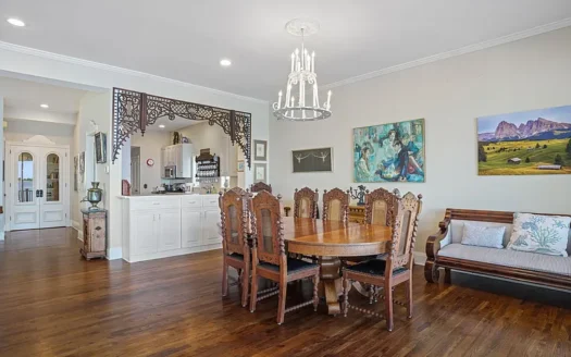 Stylish 5-Bed, 3.5-Bath Apartment in Norwalk – Ideal for Comfortable Living!