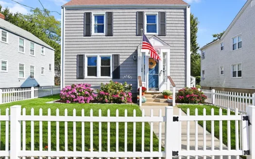 2 Bed, 1 Bath Apartment in Quiet Bridgeport Neighborhood