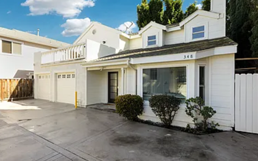 Renovated 3-Bedroom 2.5 Bath Long Beach Apartment With Parking