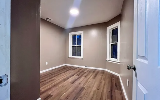 Comfortable 1-Bed, 1-Bath Apartment with Spacious Living Areas in New Haven