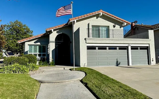 Renovated 4BR/3BA Apartment with Great Amenities