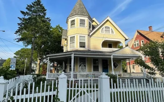 Recently Renovated 3 Bed, 1 Bath Apt. with Great Amenities in Bridgeport