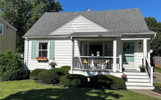 Welcome Home to Cheektowaga! Comfortable 4-Bedroom, 1.5-Bath House