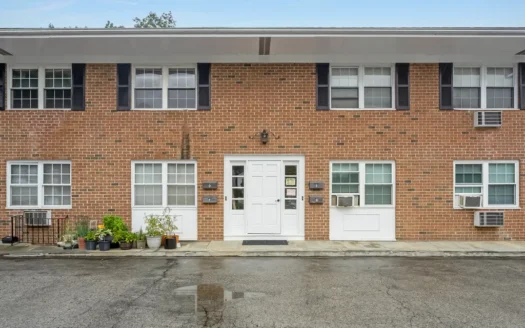 Perfect Starter Home: 2-Bed, 1-Bath Apartment in Stamford