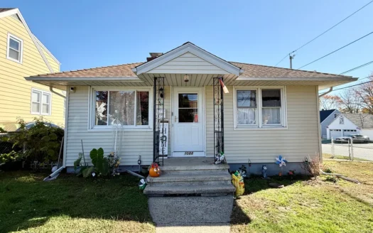 Beautiful 3 Bedroom, 1 Bath Apartment – Bridgeport