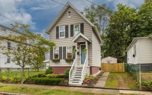 Cozy 2-Bed, 1-Bath Apartment—Perfect Location in New Haven!