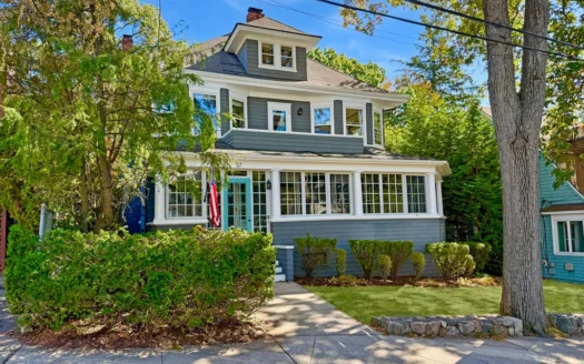 Spacious & Bright 3 Bedroom Apartment – Stamford