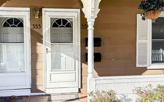 Modern 3- Bed, 1-Bath Apartment for Rent in Hartford – Great Amenities!