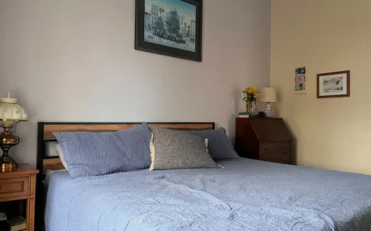 Buffalo's Cozy Secret: A Private 1BR/1BA Apartment.