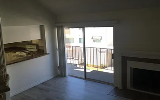 Charming Long Beach 2-Bed Apartment With Natural Light