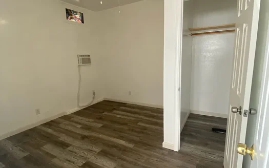 Renovated 1BR Apartment in a Quiet Bakersfield Neighborhood