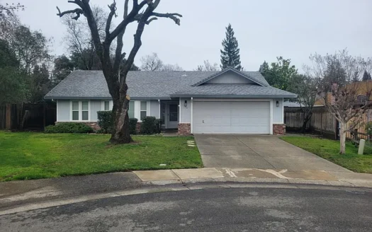 Affordable 3-Bed, 1-Bath Home with Great Amenities – Sacramento