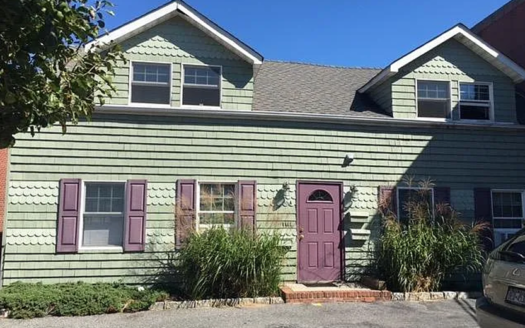 Mint Condition 2 Bed/1 Bath with New Kitchen & Bath – Heart of the Village