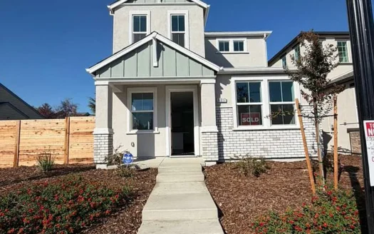 Updated 4BR, 3BA Apartment Near Downtown Sacramento