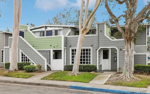 Move-In Ready 2 Bed Apartment Minutes from Downtown Anaheim