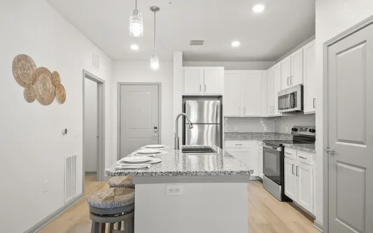 Beautiful 3 bed and 1 bath Apartment for rent